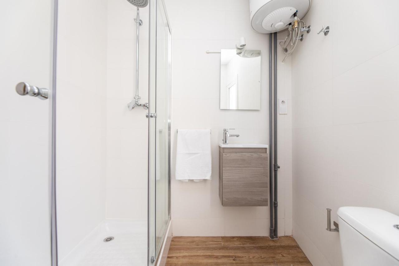 Los Apartamentos Jacinto Benavente Centro Madrid Bagian luar foto