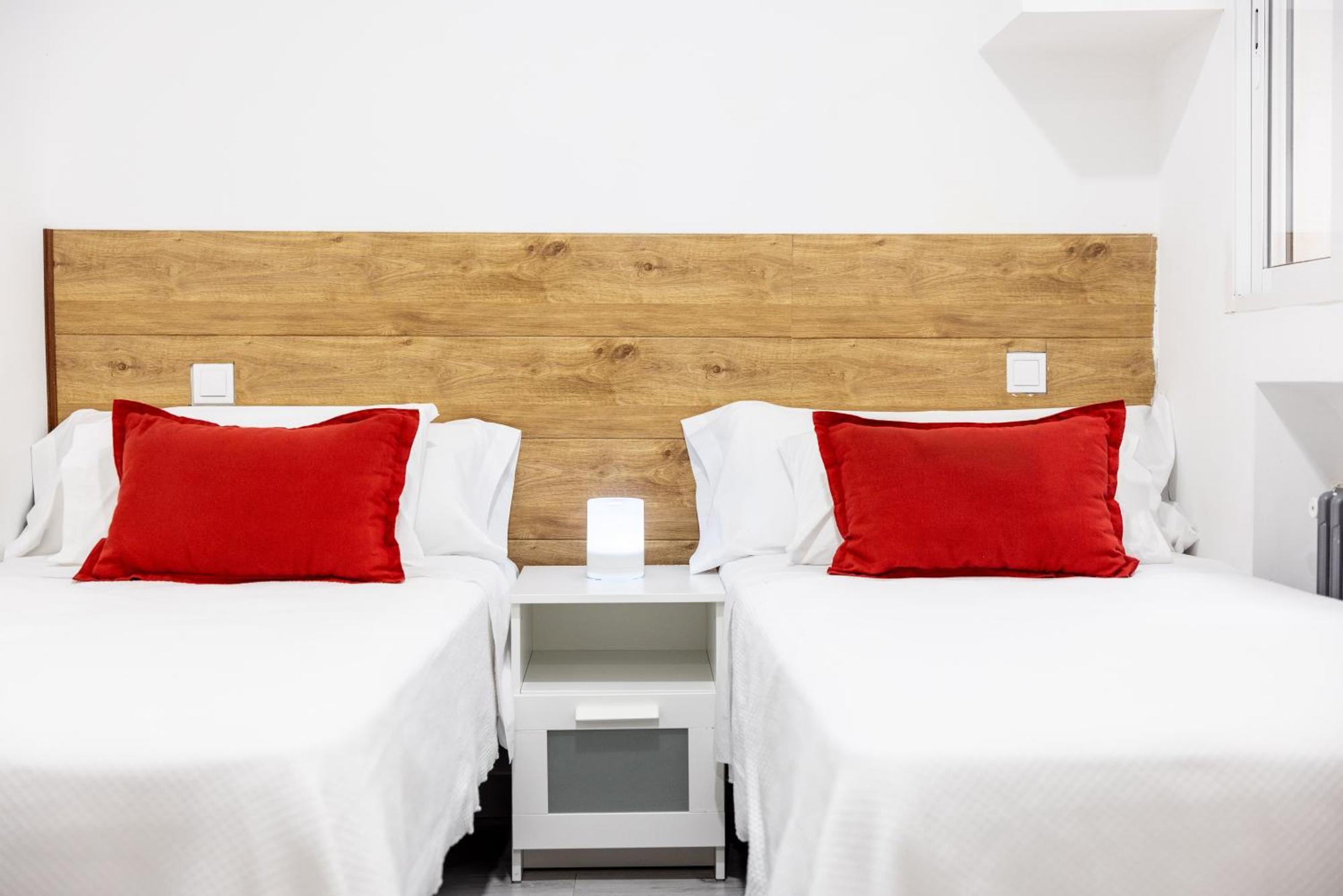 Los Apartamentos Jacinto Benavente Centro Madrid Bagian luar foto
