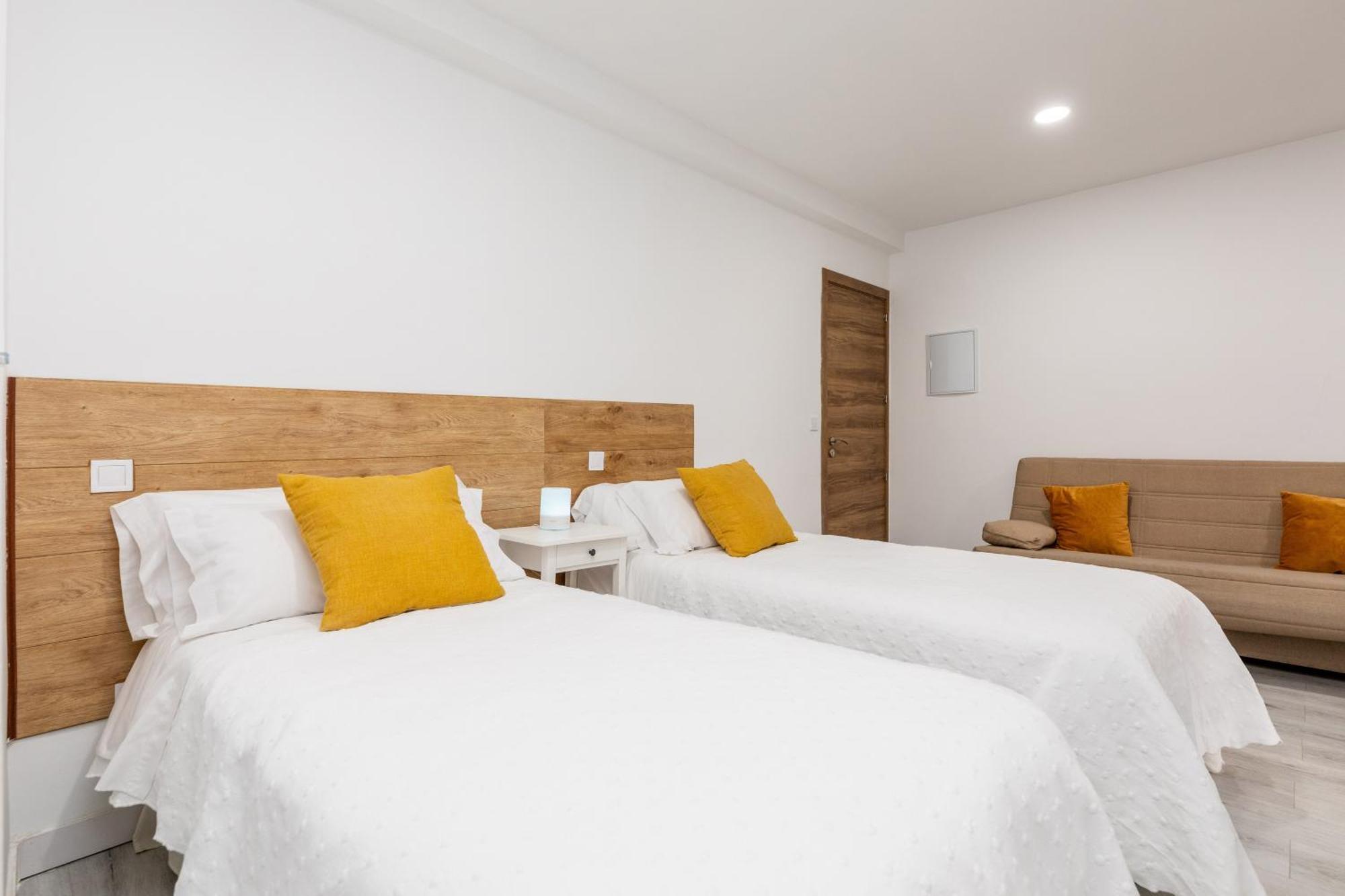 Los Apartamentos Jacinto Benavente Centro Madrid Bagian luar foto