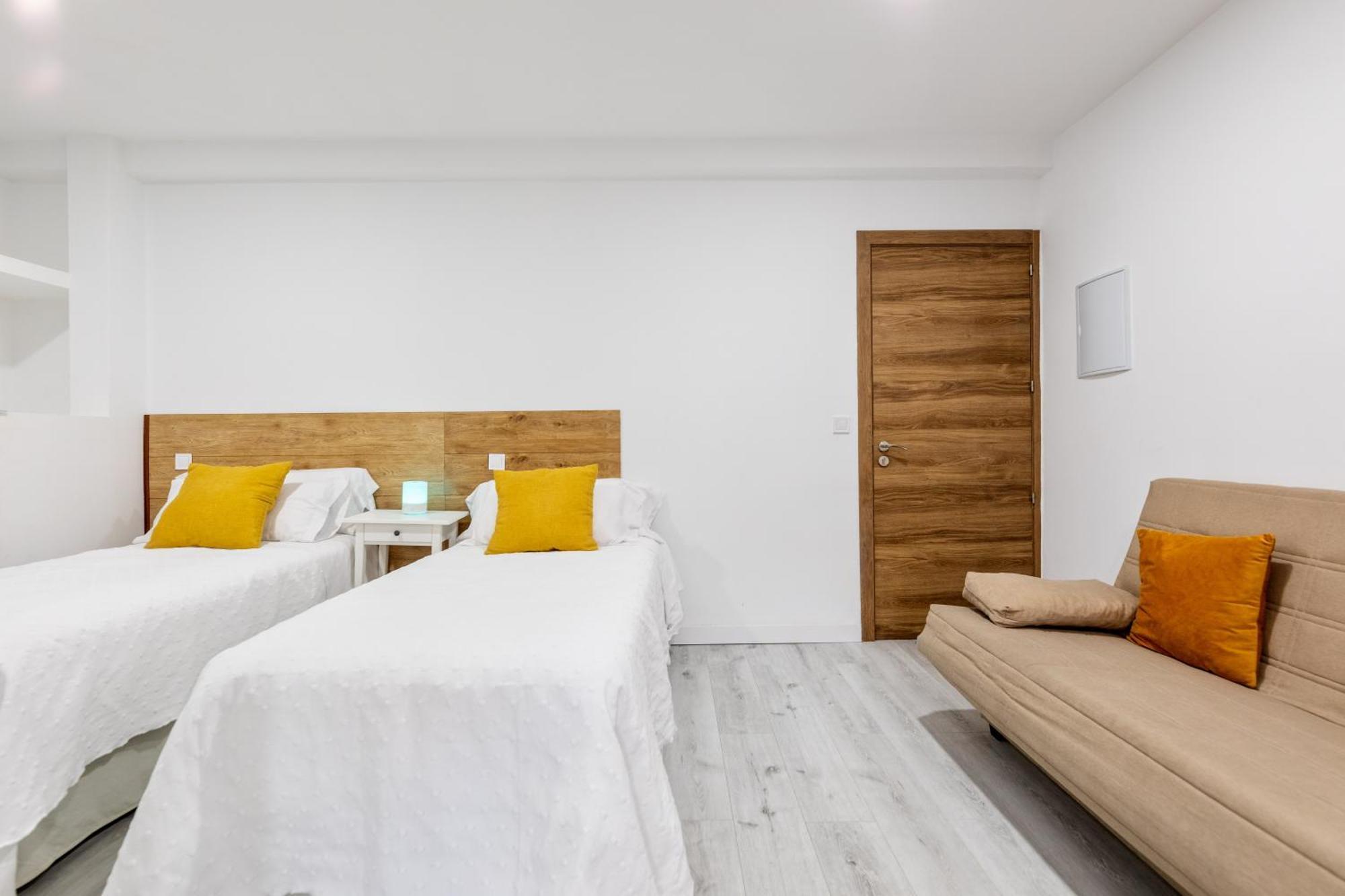 Los Apartamentos Jacinto Benavente Centro Madrid Bagian luar foto