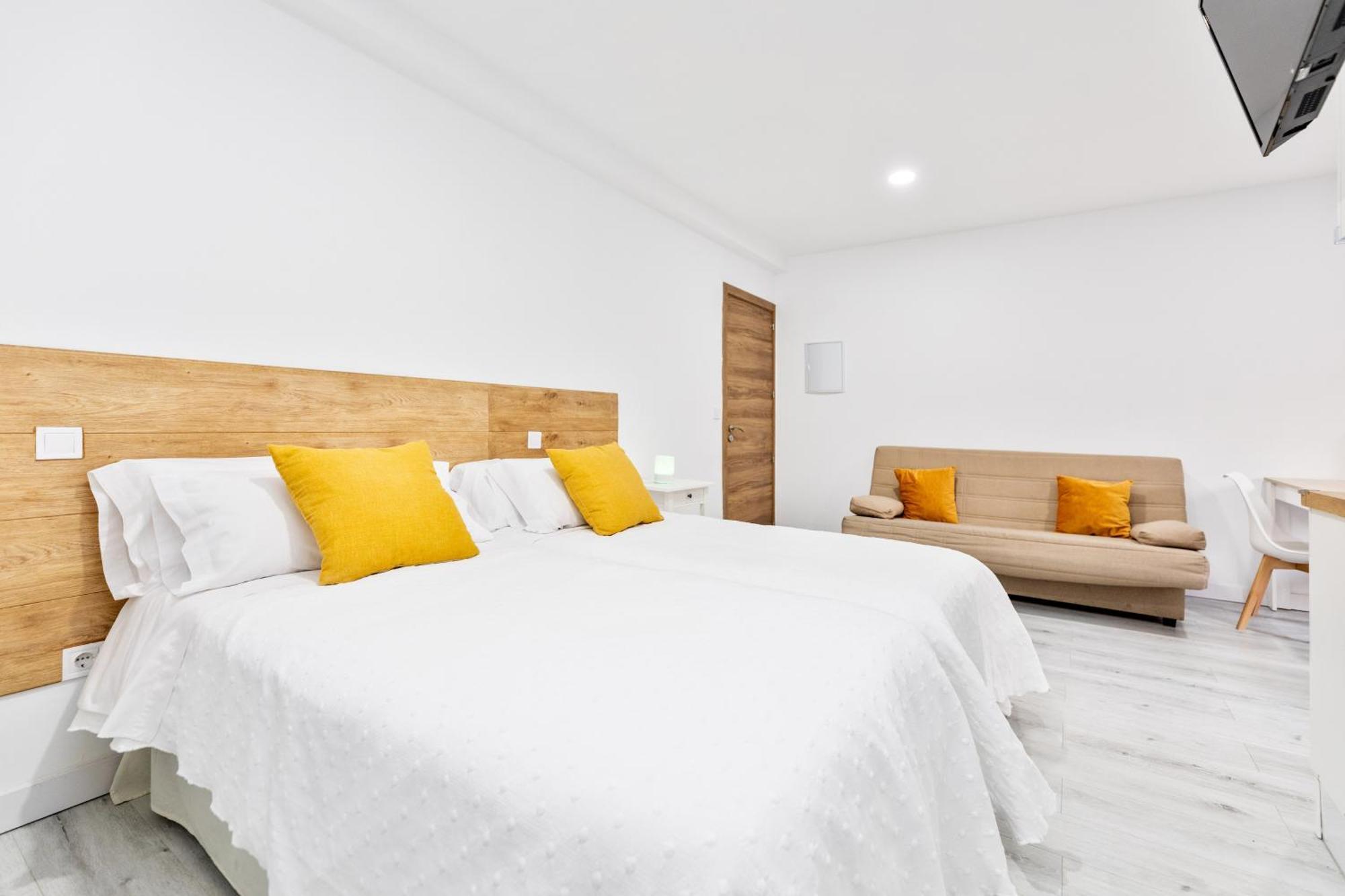 Los Apartamentos Jacinto Benavente Centro Madrid Bagian luar foto