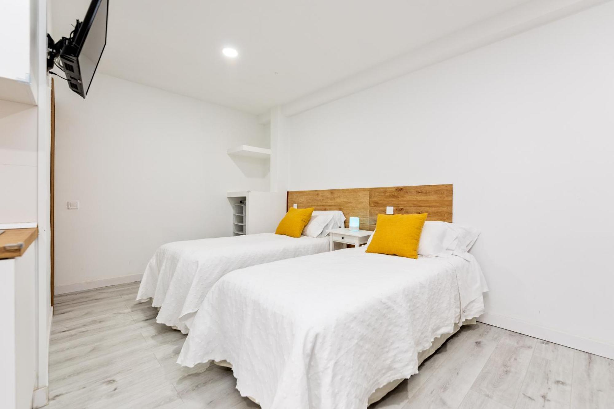 Los Apartamentos Jacinto Benavente Centro Madrid Bagian luar foto