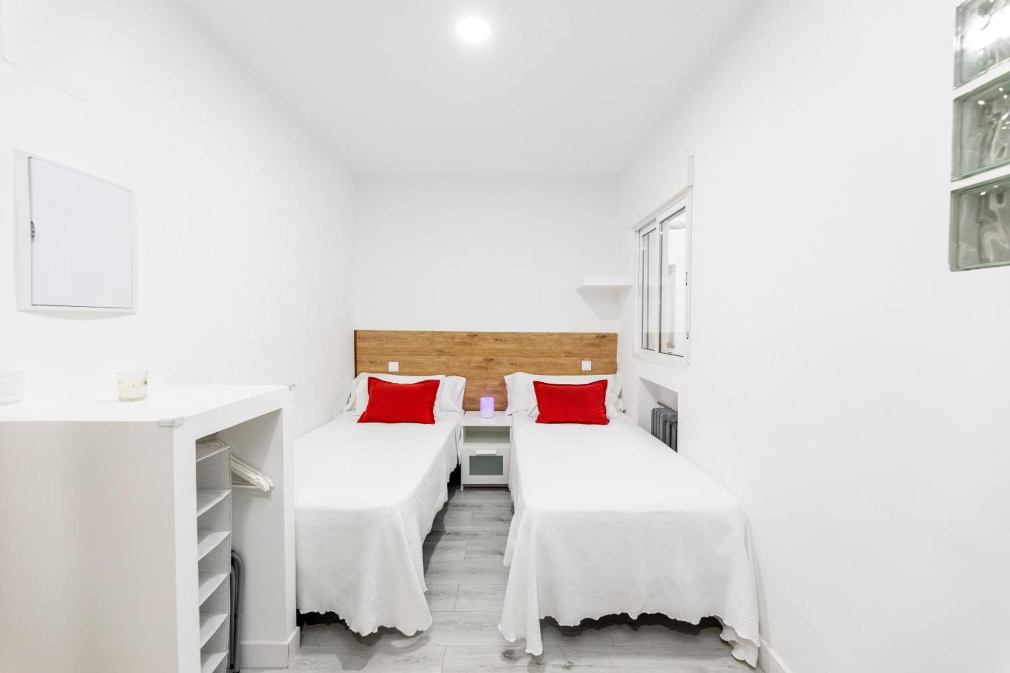 Los Apartamentos Jacinto Benavente Centro Madrid Bagian luar foto