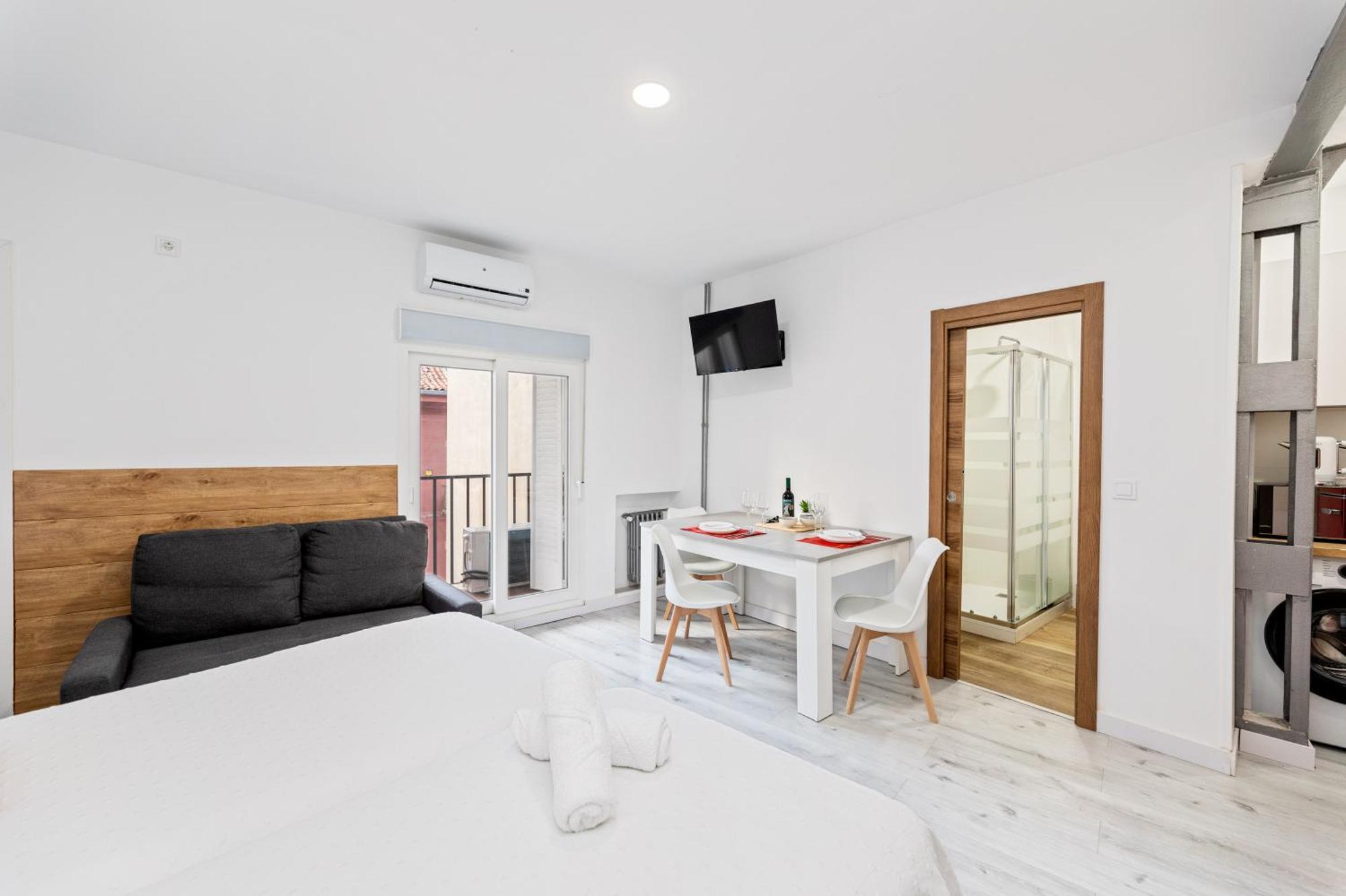 Los Apartamentos Jacinto Benavente Centro Madrid Bagian luar foto