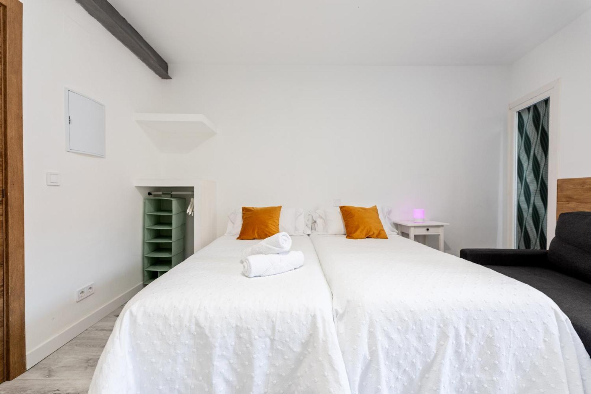 Los Apartamentos Jacinto Benavente Centro Madrid Bagian luar foto