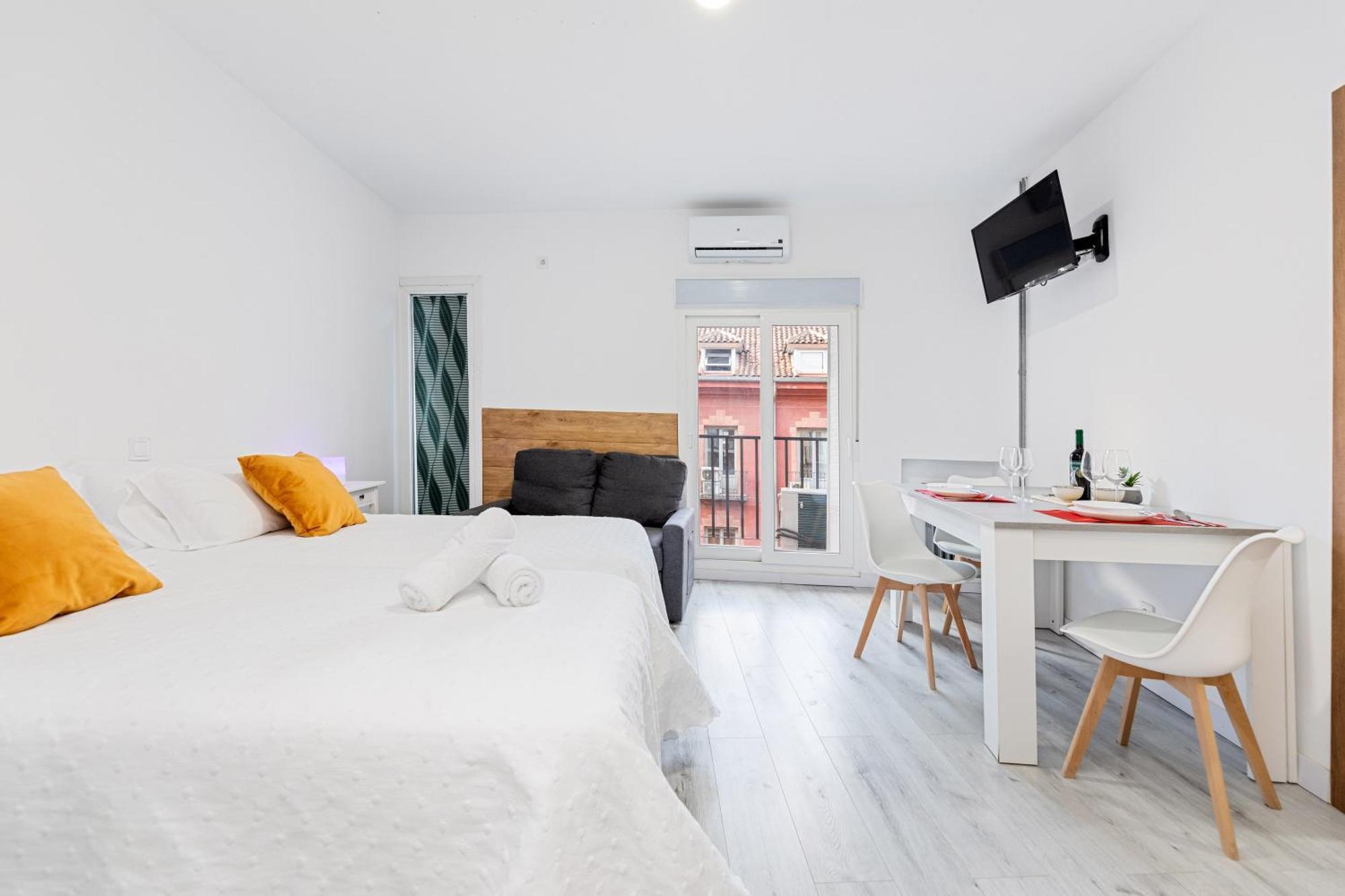 Los Apartamentos Jacinto Benavente Centro Madrid Bagian luar foto
